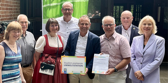 Gruppenfoto mit Minister Glauber
